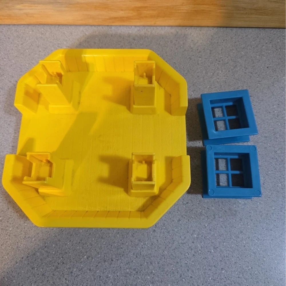 Playskool Lincoln Logs Set With Windows, Roofs And Multiple Size Blocks Vintage